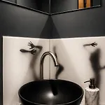 Апартаменти Jacuzzi Loft In The Center Of *