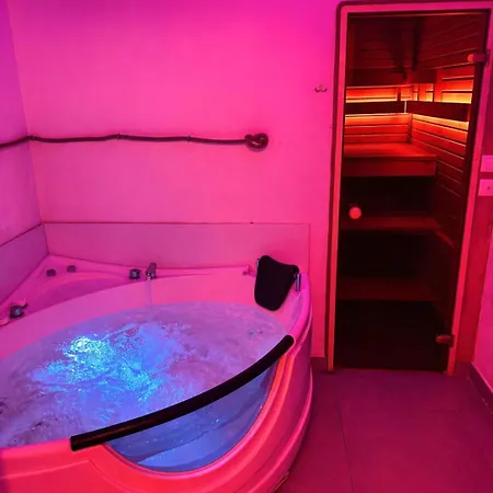 Apartament Jacuzzi Loft In The Center Of *