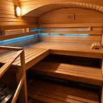 דירה Jacuzzi Loft In The Center Of