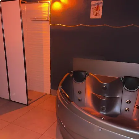 Jacuzzi Loft In The Center Of Lägenhet Riga