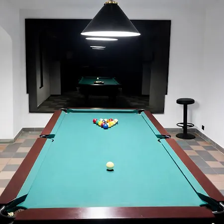 アパート Jacuzzi Loft In The Center Of リガ